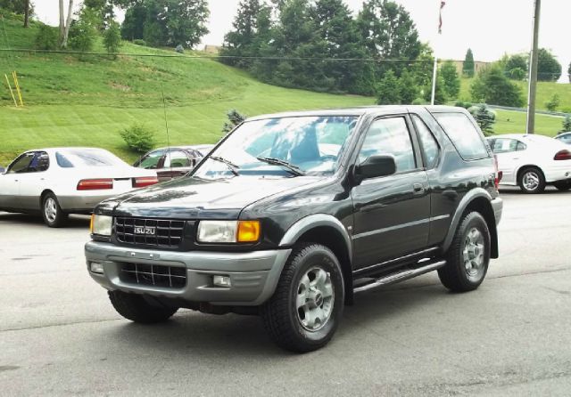 1999 Isuzu Amigo 4DR SDN 3.7L FWD