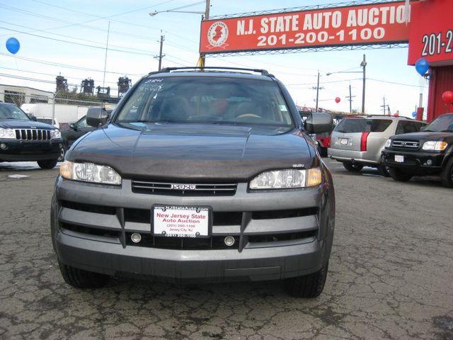 2002 Isuzu Axiom SUV