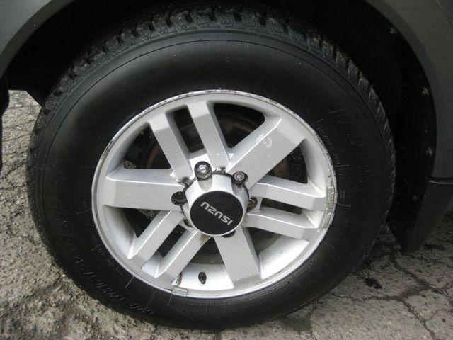 2002 Isuzu Axiom SUV