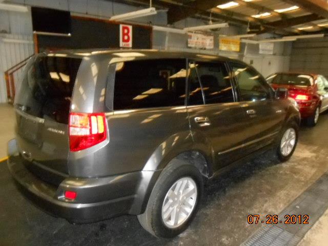 2002 Isuzu Axiom SW2