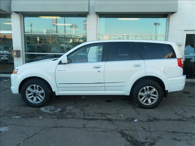 2002 Isuzu Axiom SW2