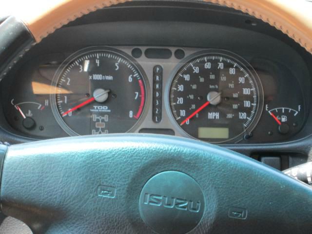 2002 Isuzu Axiom Quadcab Shortbox 4x4 Z71