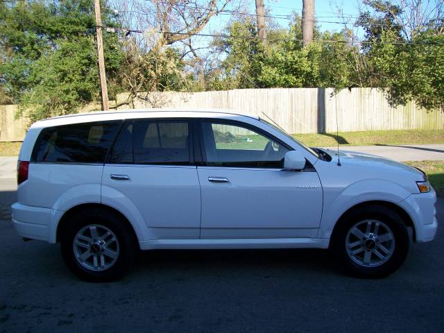 2002 Isuzu Axiom Limited