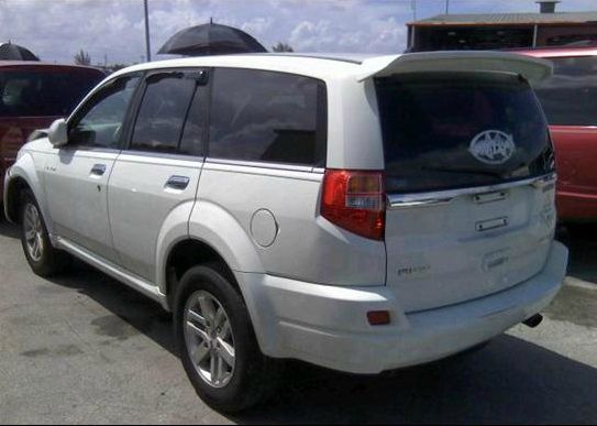 2004 Isuzu Axiom Touring / AWD