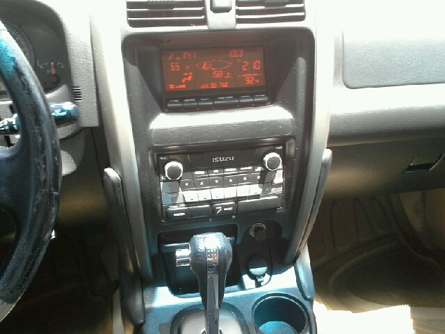2004 Isuzu Axiom Touring / AWD