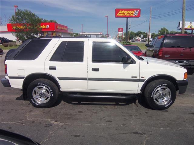 1997 Isuzu Rodeo 4dr Sdn Auto GLS Sedan