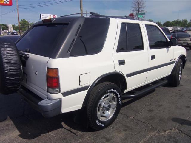 1997 Isuzu Rodeo 4dr Sdn Auto GLS Sedan