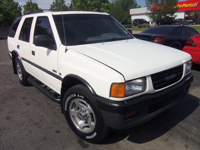 1997 Isuzu Rodeo 4dr Sdn Auto GLS Sedan