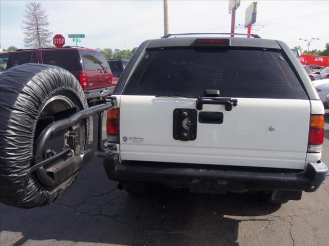 1997 Isuzu Rodeo 4dr Sdn Auto GLS Sedan