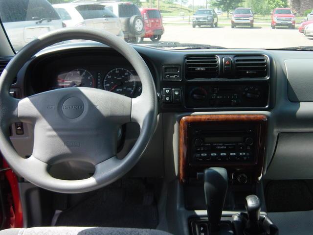 2001 Isuzu Rodeo 4dr Sdn Auto GLS Sedan