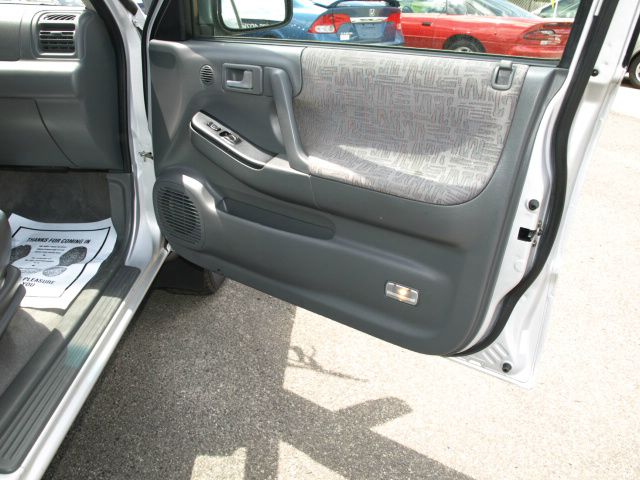 2002 Isuzu Rodeo Sport 4DR SDN 3.7L FWD