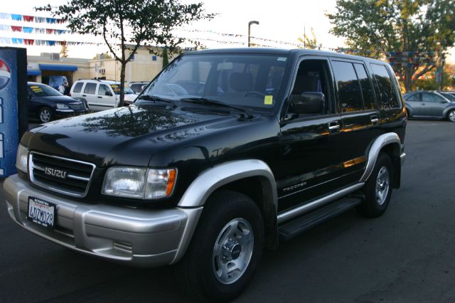 1998 Isuzu Trooper XR