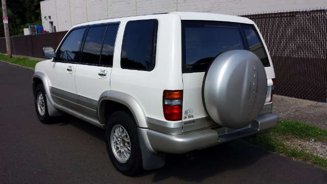 1999 Isuzu Trooper Premium Leather