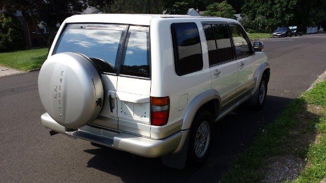 1999 Isuzu Trooper Premium Leather