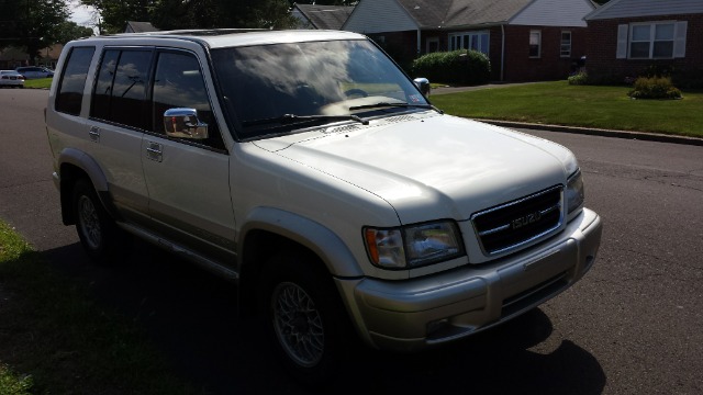 1999 Isuzu Trooper Premium Leather