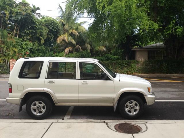 2000 Isuzu Trooper EX AWD