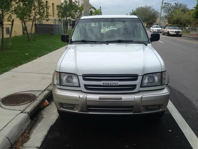 2000 Isuzu Trooper EX AWD
