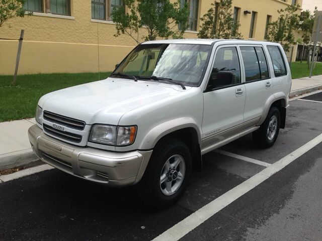2000 Isuzu Trooper EX AWD