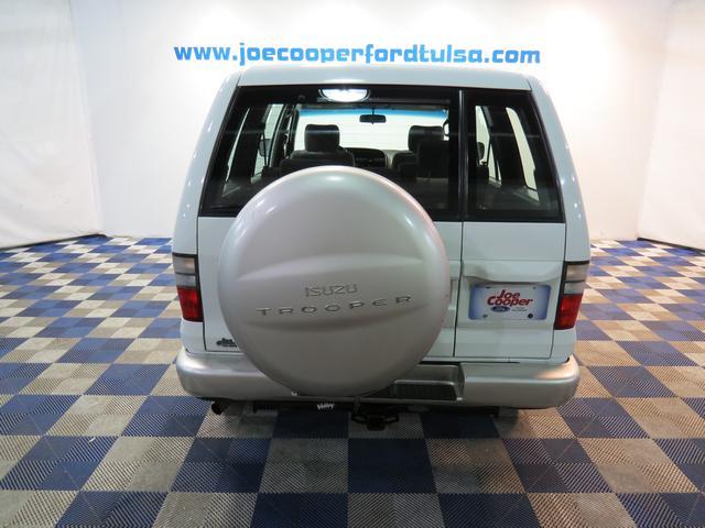 2000 Isuzu Trooper Unknown