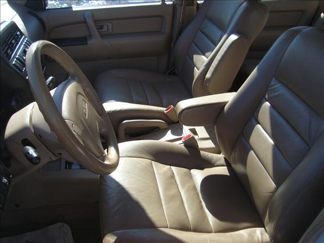 2001 Isuzu Trooper SLT 25