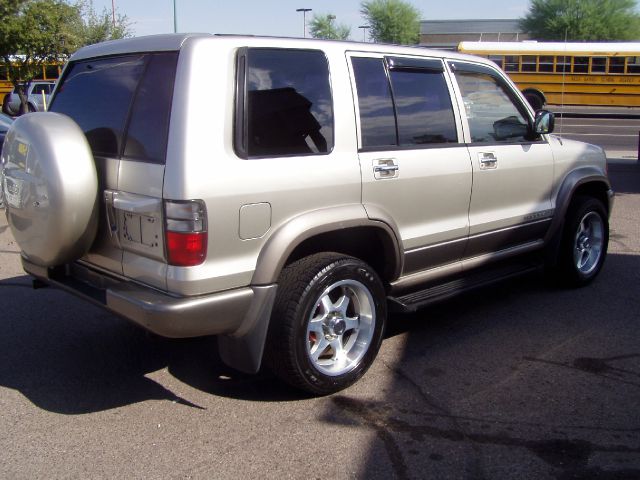 2001 Isuzu Trooper EX AWD