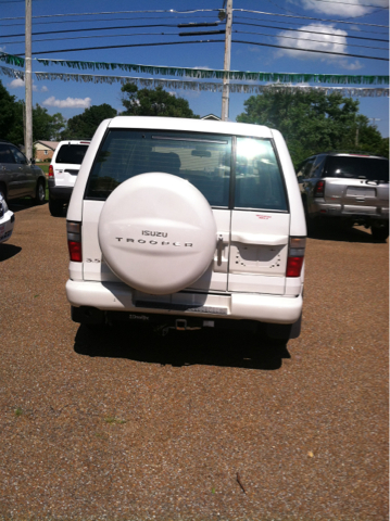 2002 Isuzu Trooper Unknown