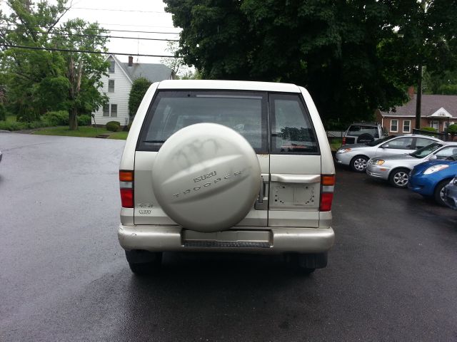 1999 Isuzu Trooper II Unknown