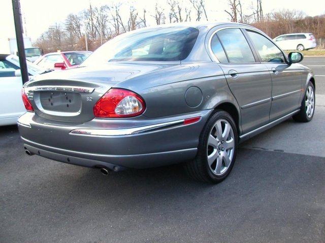 2006 JAGUAR X-Type Base