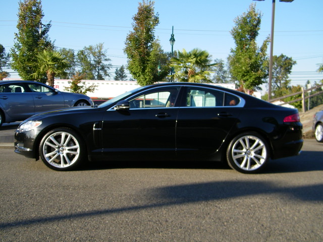 2010 JAGUAR XF CLUB CAB SLT