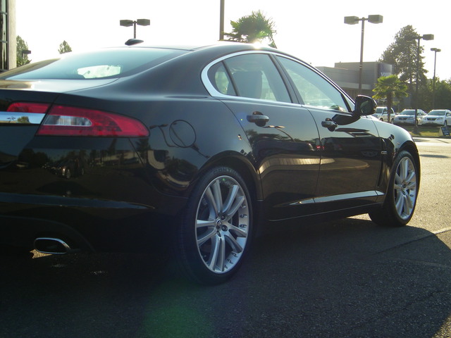 2010 JAGUAR XF CLUB CAB SLT