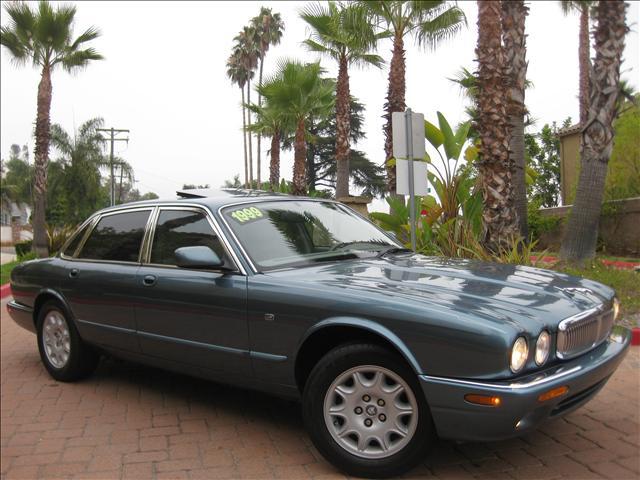 1999 JAGUAR XJ8 4dr 4WD SLE Commercial