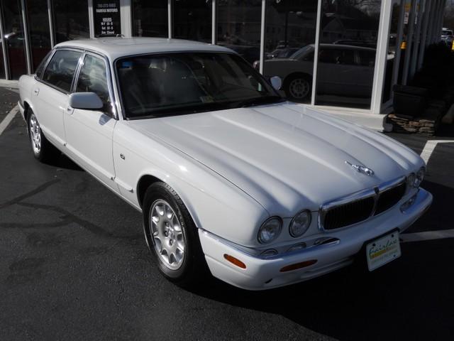 2000 JAGUAR XJ8 ESi