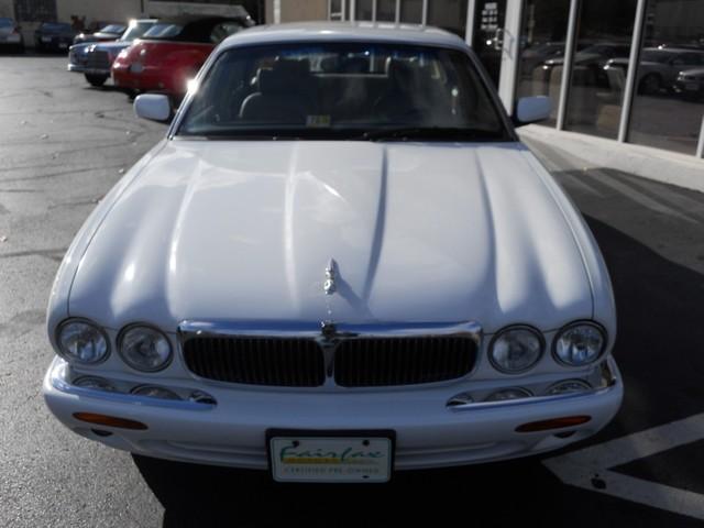 2000 JAGUAR XJ8 ESi