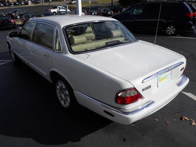 2000 JAGUAR XJ8 ESi