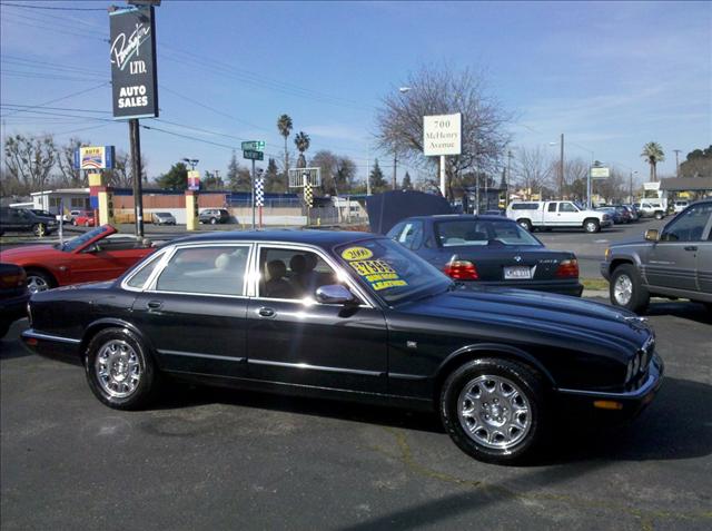 2000 JAGUAR XJ8 Base