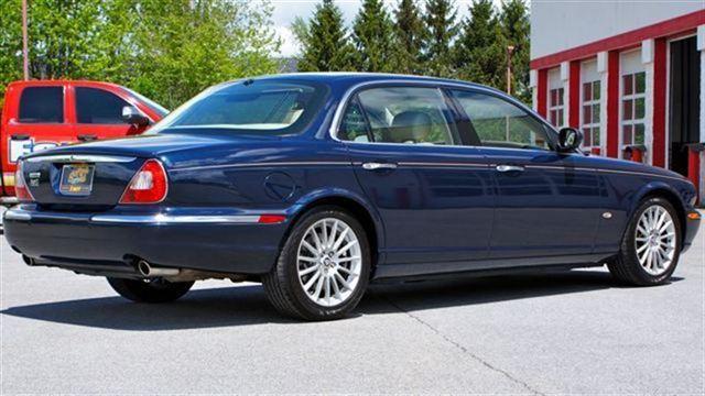 2006 JAGUAR XJ8 STX 4x4 Flareside