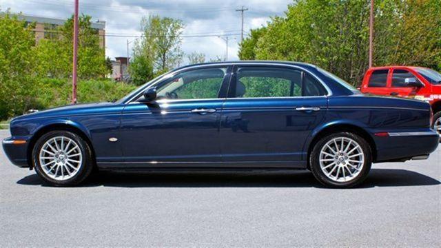 2006 JAGUAR XJ8 STX 4x4 Flareside