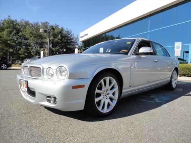 2008 JAGUAR XJ8 ESi