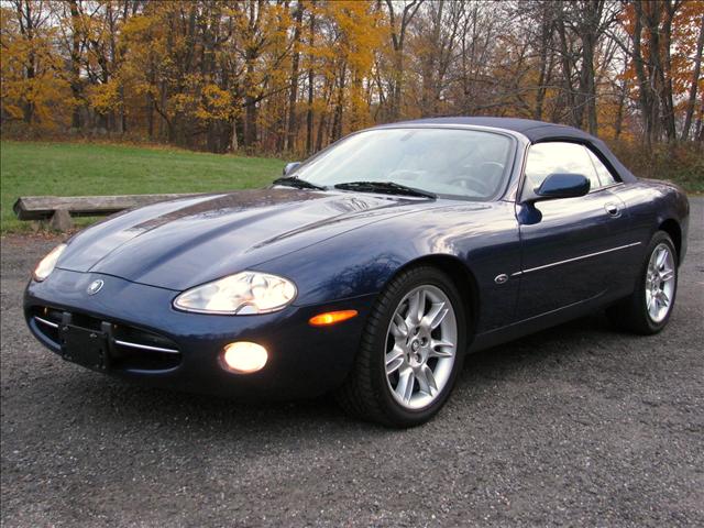 2001 JAGUAR XK8 Base