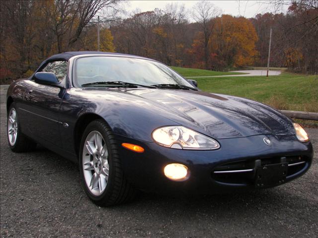 2001 JAGUAR XK8 Base