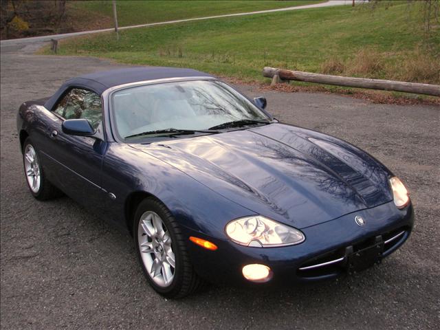 2001 JAGUAR XK8 Base