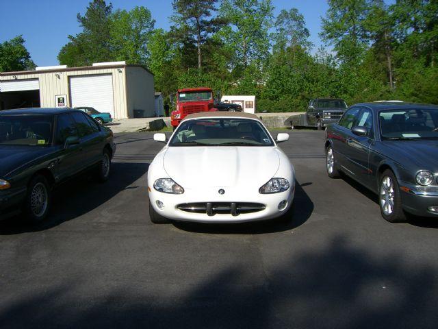 2001 JAGUAR XK8 Base