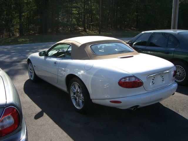 2001 JAGUAR XK8 Base