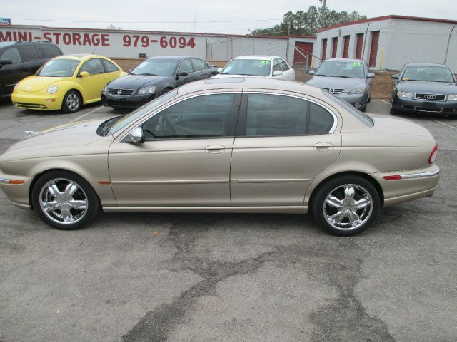 2005 JAGUAR X-Type Reg. Cab LOng Bed W/ Access Do