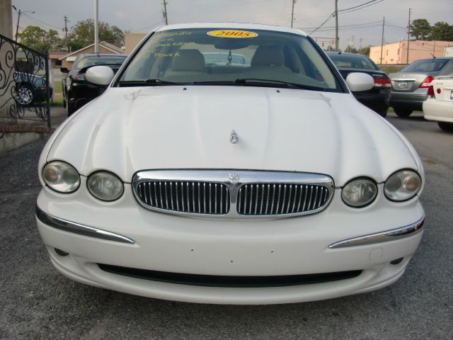 2005 JAGUAR X-Type Reg. Cab LOng Bed W/ Access Do