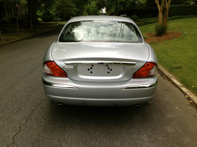 2006 JAGUAR X-Type Reg. Cab LOng Bed W/ Access Do