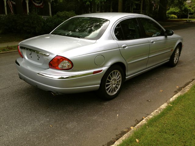 2006 JAGUAR X-Type Reg. Cab LOng Bed W/ Access Do