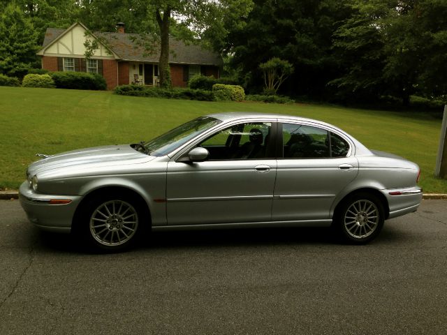 2006 JAGUAR X-Type Reg. Cab LOng Bed W/ Access Do