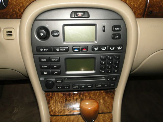 2006 JAGUAR X-Type Reg. Cab LOng Bed W/ Access Do