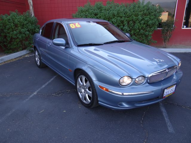 2006 JAGUAR X-Type Reg. Cab LOng Bed W/ Access Do